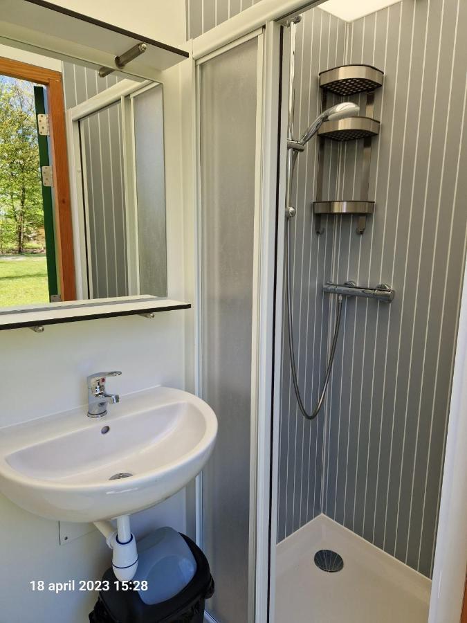 Lege Kampeerplaats + Prive Sanitair, Camping Alkenhaer Appelscha Bagian luar foto