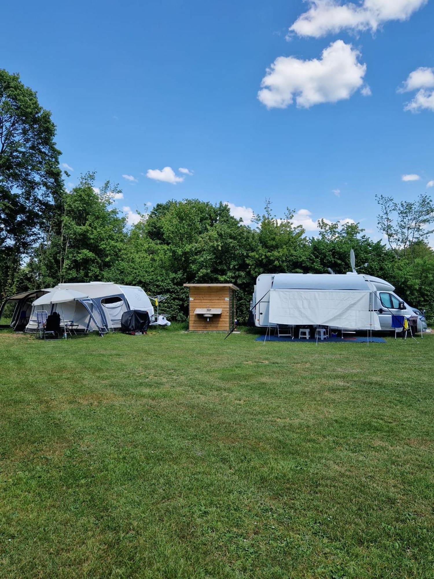 Lege Kampeerplaats + Prive Sanitair, Camping Alkenhaer Appelscha Bagian luar foto